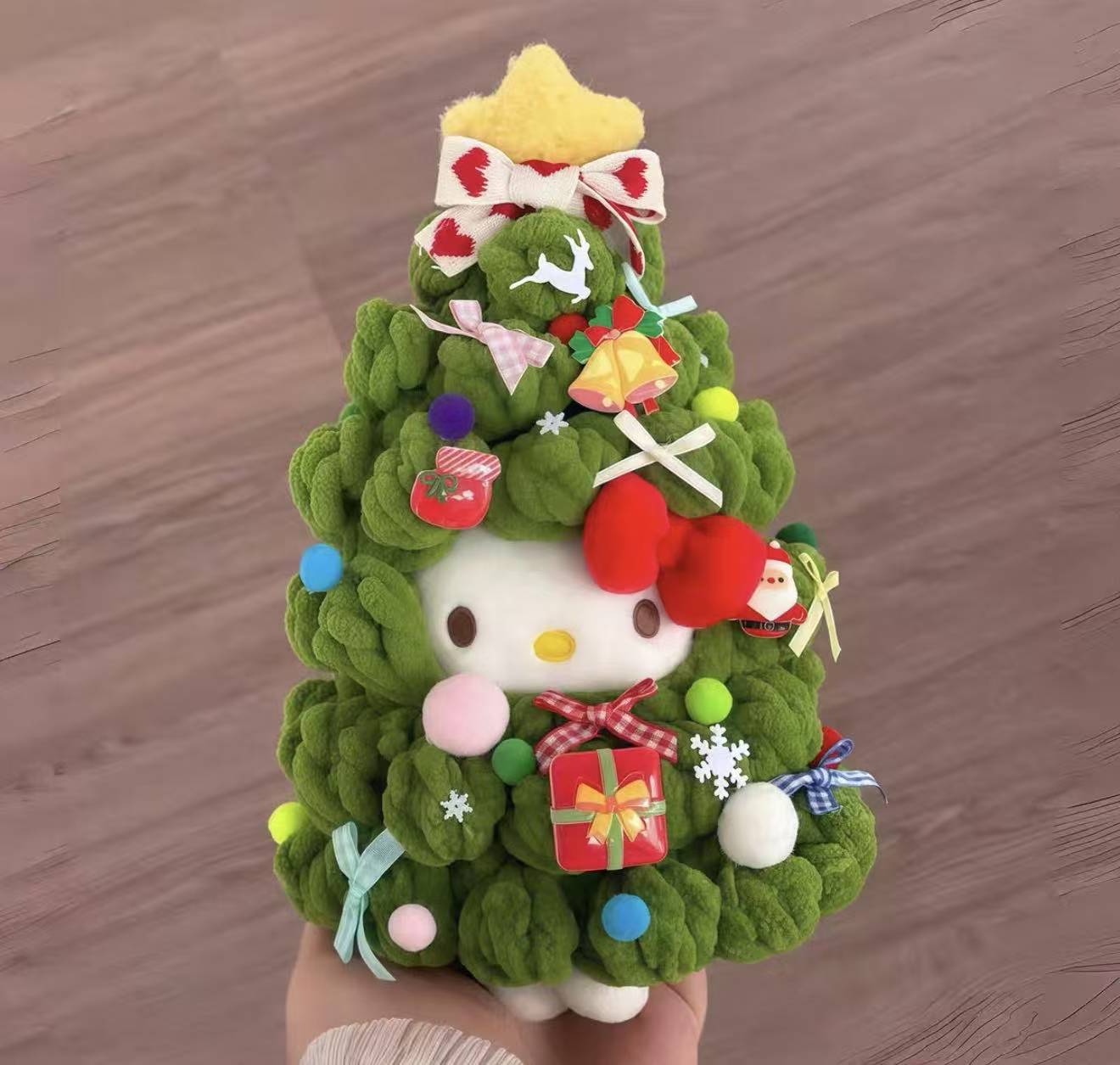 Japan Hello Kitty Santa Claus Keychain(Authentic)