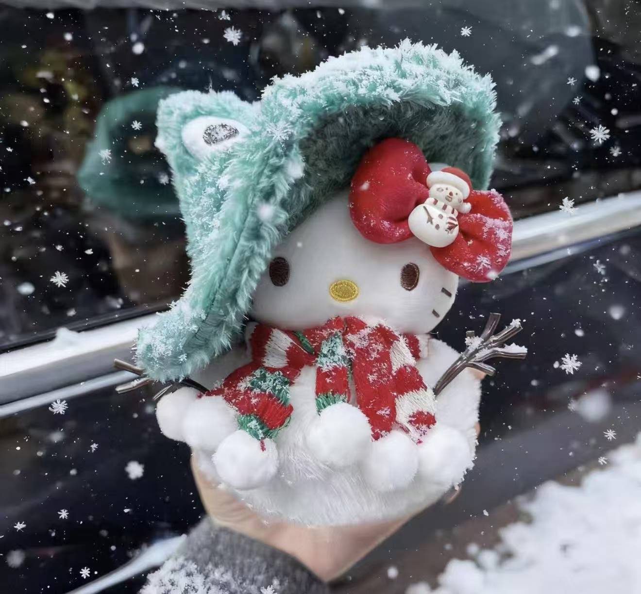 Japan Hello Kitty Santa Claus Keychain(Authentic)